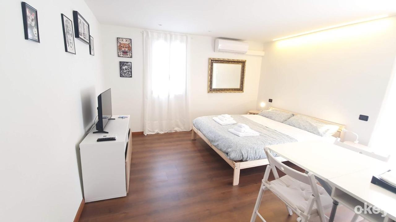 La Terrazza Tra I Tetti Studio - Bari Centro Exterior photo